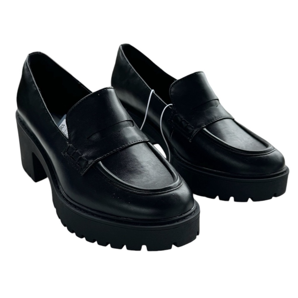 Universal Thread Platform Loafers